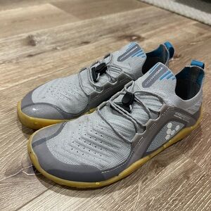 Vivo Barefoot Women's Gray and Yellow Athletic Shoes